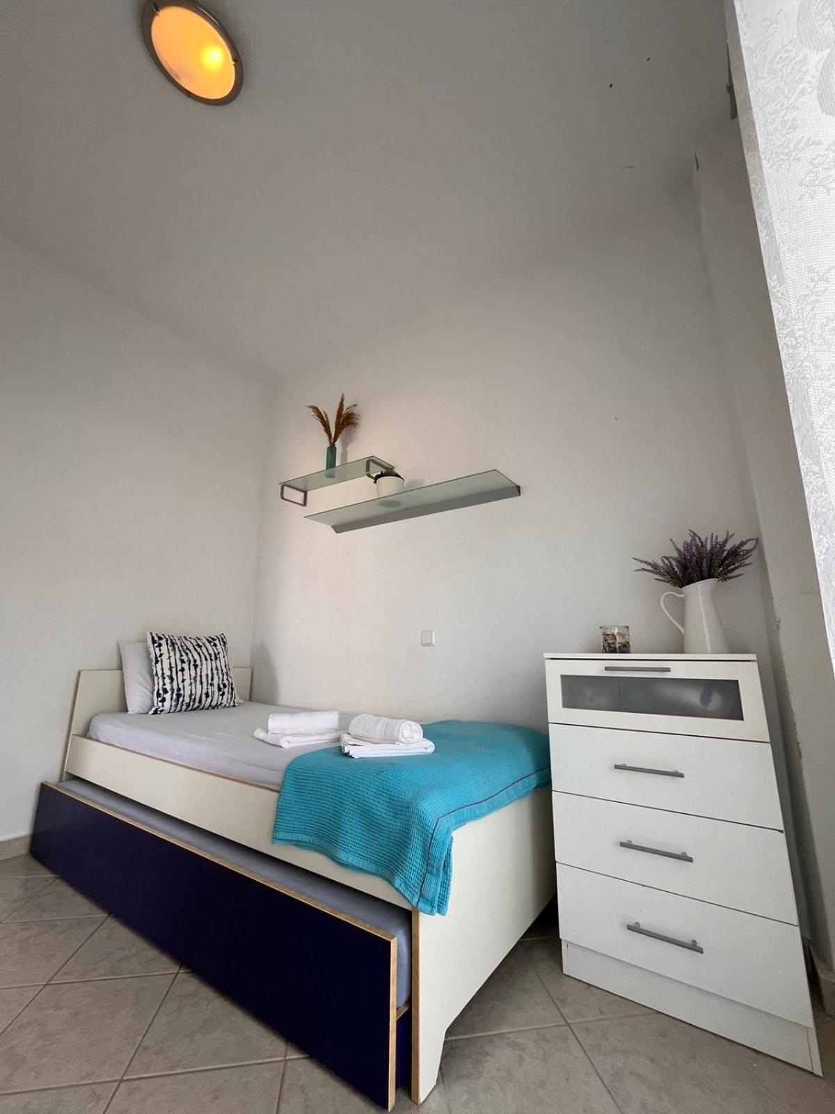 Ocean View Apartments Vrasná Buitenkant foto